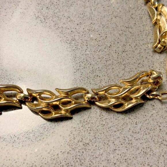 RARE VINTAGE SIGNED CROWN TRIFARI GOLDTONE 16 3/4" NECKLACE EXCELLENT CONDITION - Picture 9 of 16